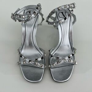VALENTINO GARAVANI SILVER GLITTER LEATHER ROCKSTUD SANDALS SIZE IT 38 / US 8 NEW